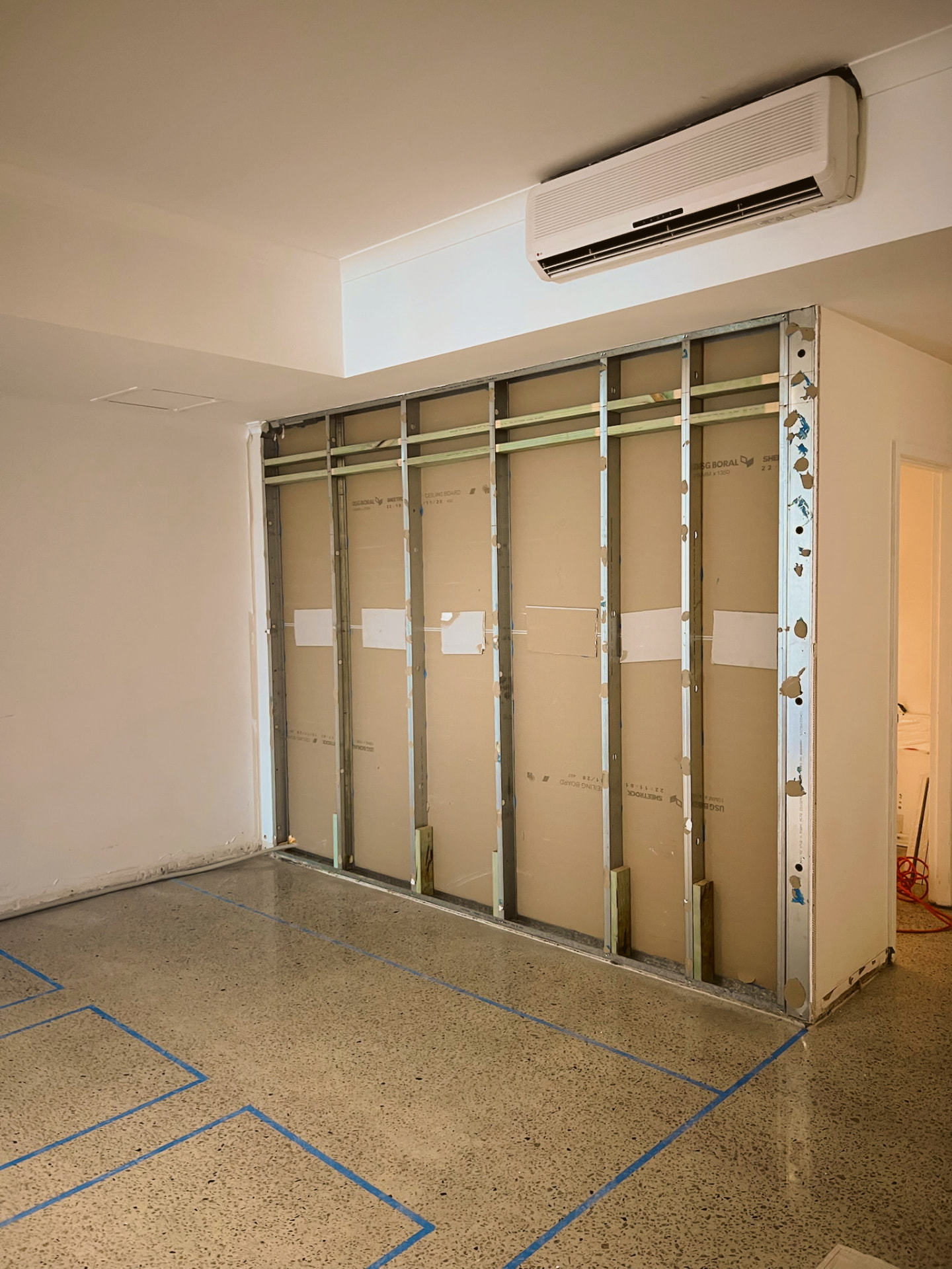 Commercial salon fit-out — build stage 1