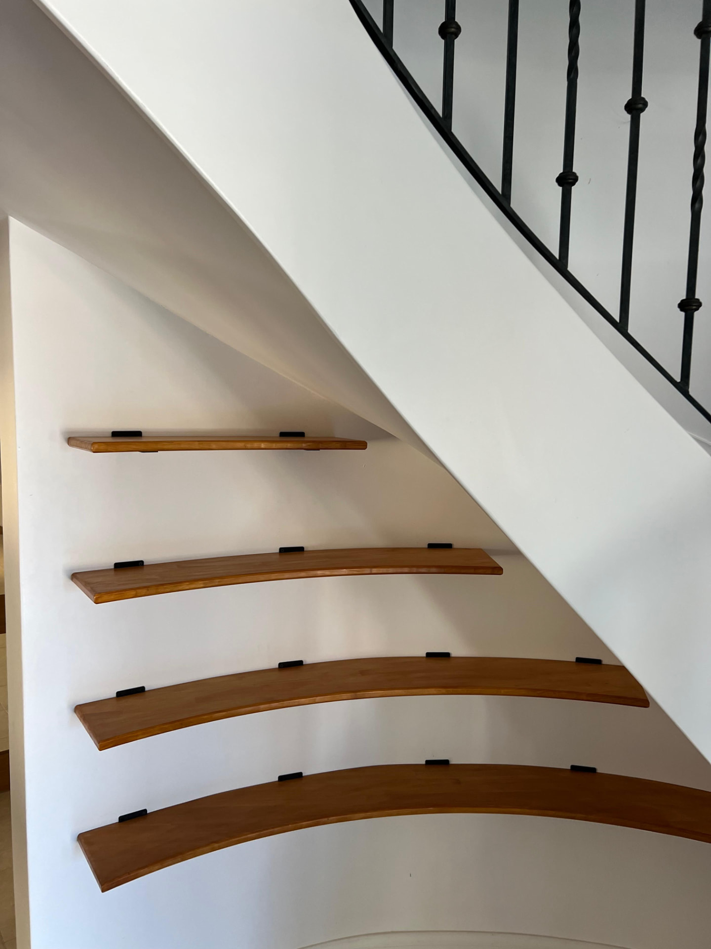 Curved shelves — finished view 2