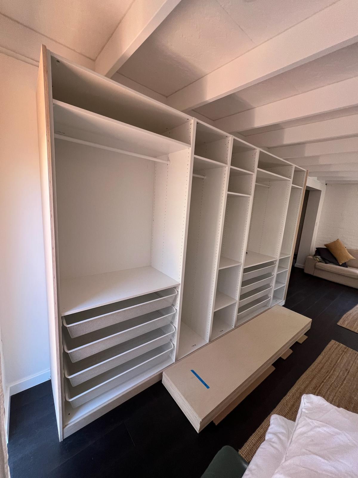 Built-in wardrobe wall — build stage 1